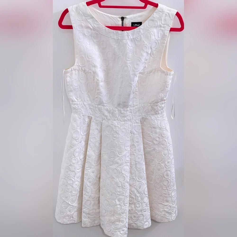 JAX White Dress with Textured Pattern - Picture 3 of 6